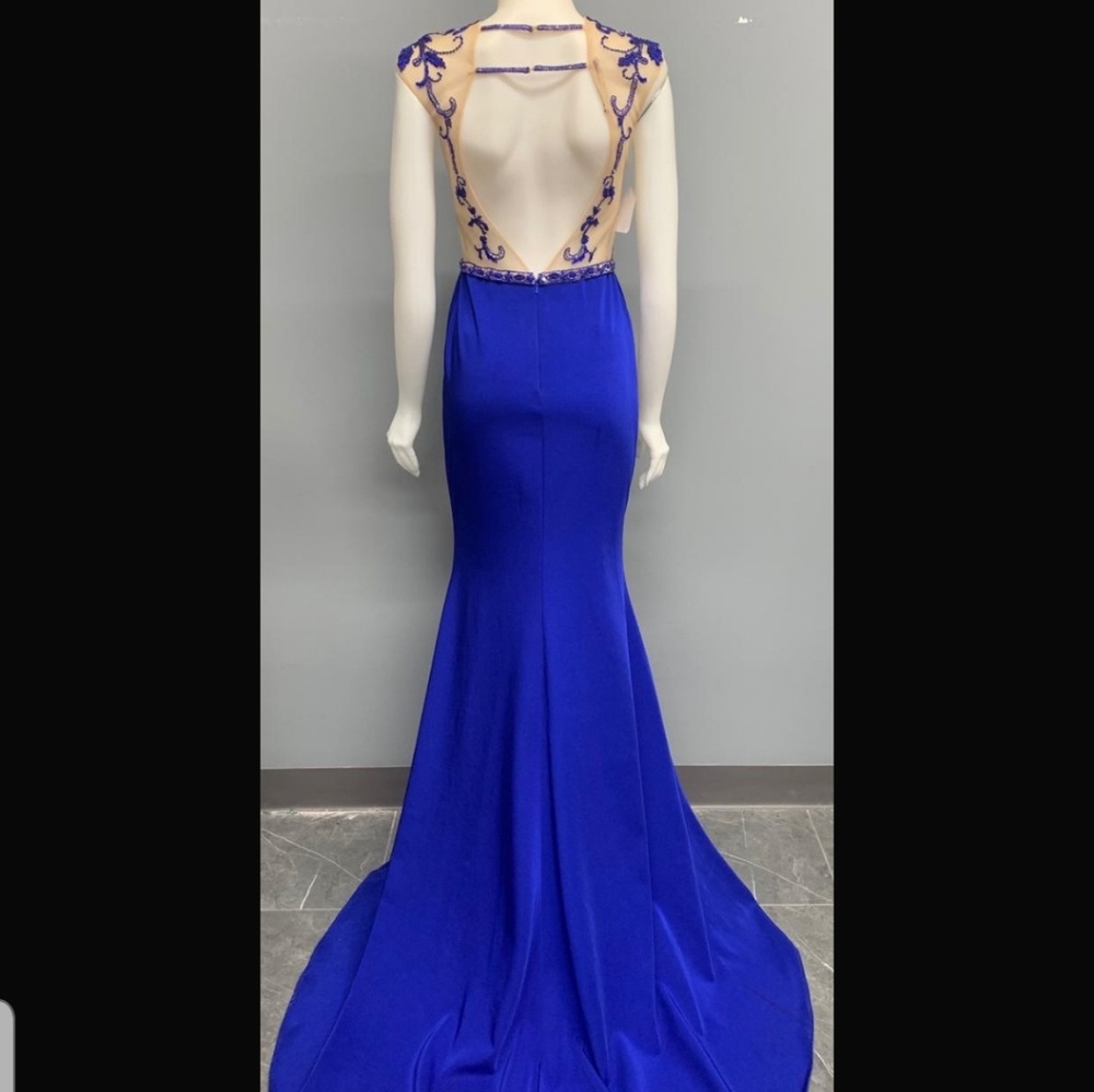 Dress - Picture 3 of 3